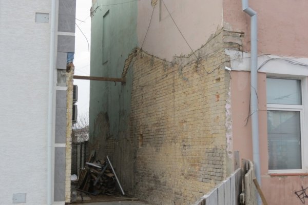 У Луцьку знесли ломбард. ФОТО