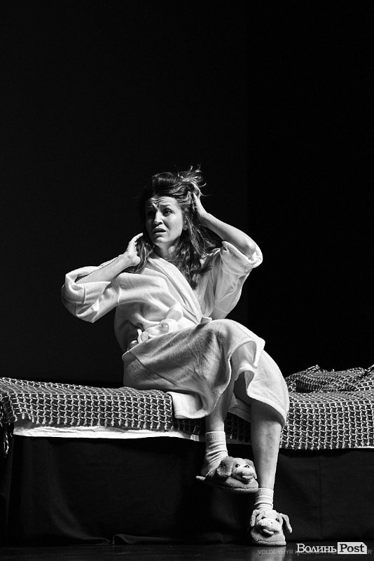 Імпровізована вистава «Сексуальне чтиво» у Промені