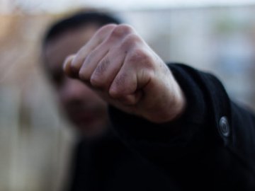 У Луцьку вночі побили та роздягнули чоловіка