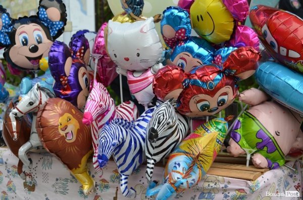 «Проспект розваг» у Луцьку відбувся попри дощову погоду. ФОТО