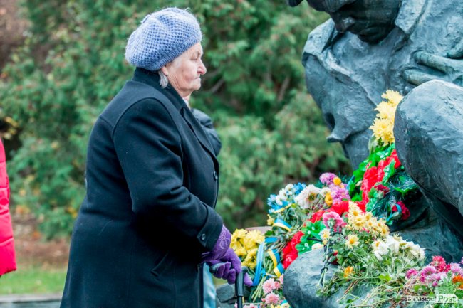 Відгомін війни: у Луцьку вшанували жертв Другої світової. ФОТО