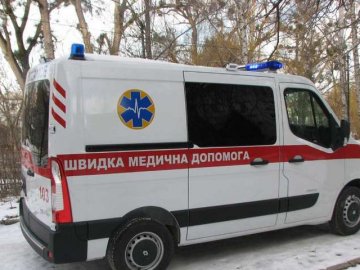 У Луцьку в квартирі виявили чоловіка із ножовим пораненням: підозрюють спробу самогубства