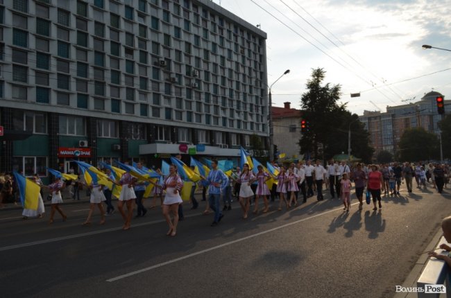 Учасники міжнародного фестивалю урочистою ходою пройшли центром Луцька. ФОТО