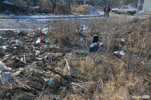 У Луцьку біля школи розпочали будувати нову висотку. ФОТО