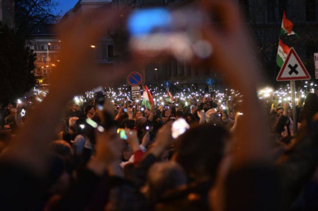 У Будапешті – багатотисячні протести проти Орбана