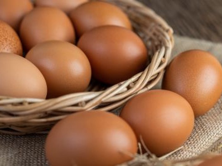 Скільки коштують яйця на ринку у Луцьку