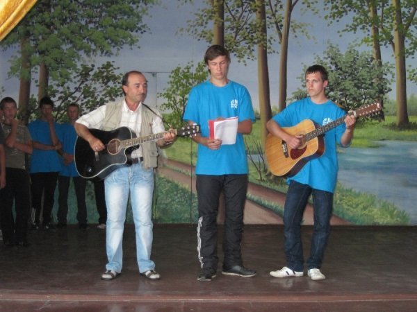 Учні недільних шкіл співали в колонії. ФОТО