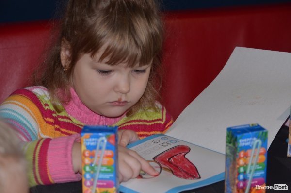 Луцький меценат Андрій Покровський влаштував різдвяне свято для соціально  незахищених діток