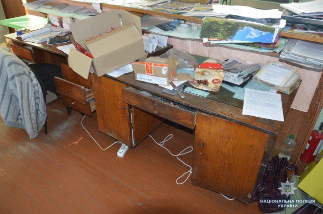 На Волині з приміщення пошти вкрали продукти харчування. ФОТО