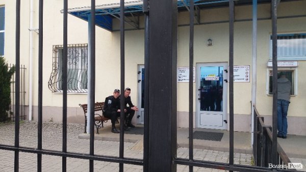 Пікет під польським Консульством у Луцьку. ФОТО