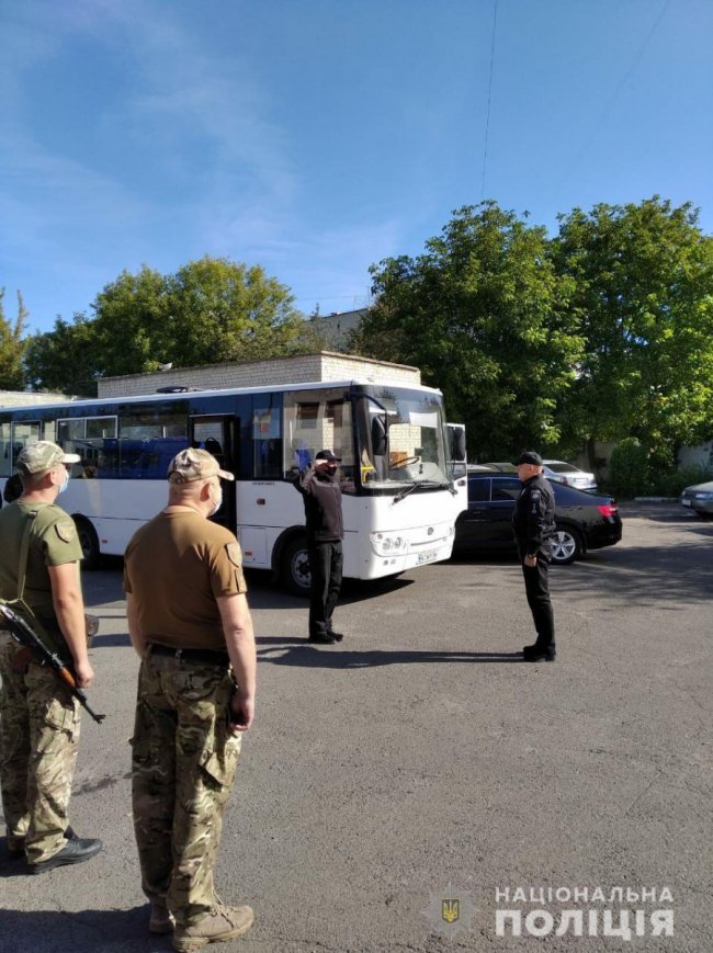 Поліцейські роти «Світязь» поїхали в зону ООС