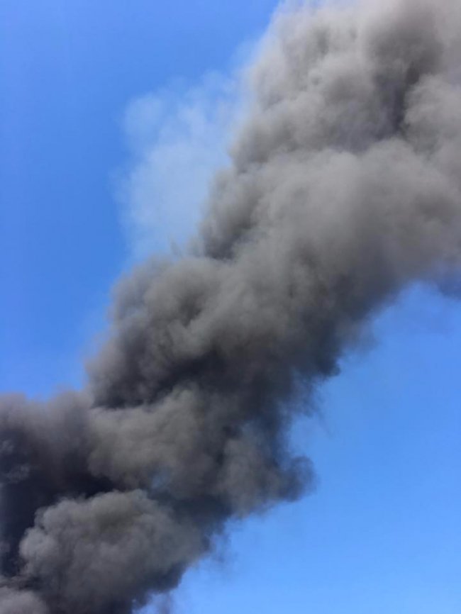 Відома причина появи стовпа диму над Луцьком