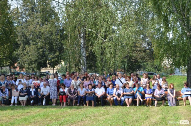 Танець від ректора і завдання від губернатора: як у луцькому «політесі» першачків зустрічали. ФОТО