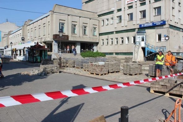 В Луцьку комплексно проводять ремонтно-відновлювальні роботи. ФОТО