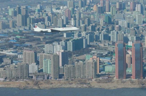 Літак Кім Чен Ина над Пхеньяном