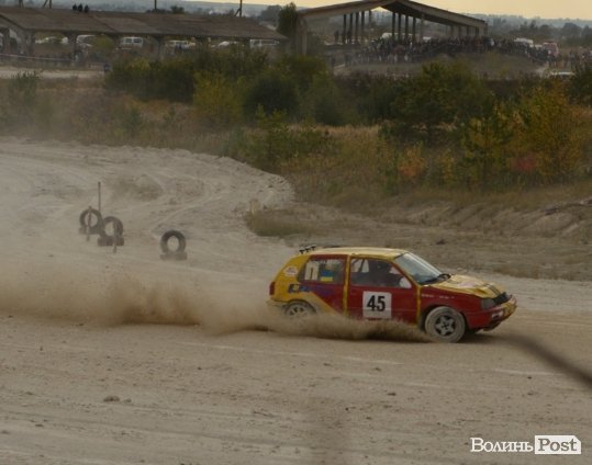 Під Луцьком змагалися автогонщики. ФОТО