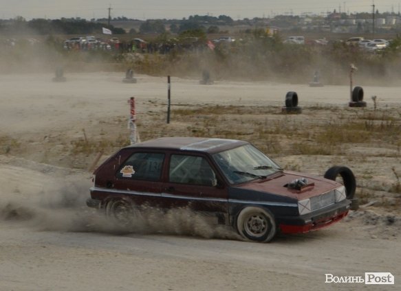 Під Луцьком змагалися автогонщики. ФОТО