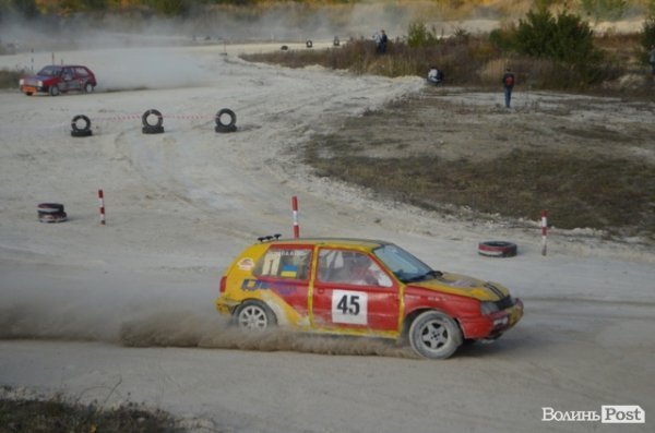 Під Луцьком змагалися автогонщики. ФОТО