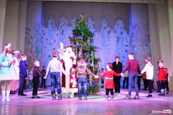 Андрій Покровський влаштував новорічне свято для 200 дітей