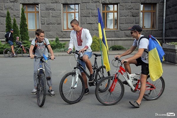 Масовий велопробіг до Дня Незалежності в Луцьку. ФОТО