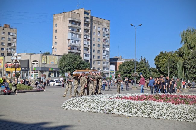 Загинув як Герой — на полі бою: на Волині попрощалися із Сергієм Салінським