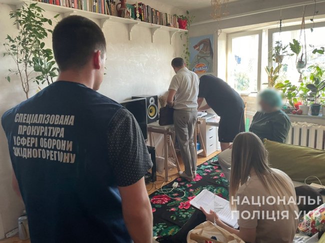 Наркотичні смаколики: подружжя з Луцького району замасковували психотропи в кондитерські вироби