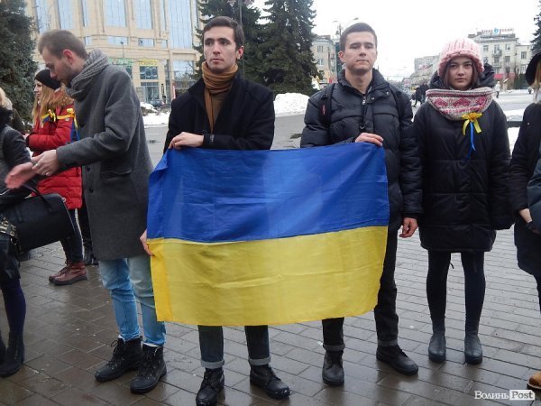 У Луцьку флешмобом відзначили День Соборності та Свободи