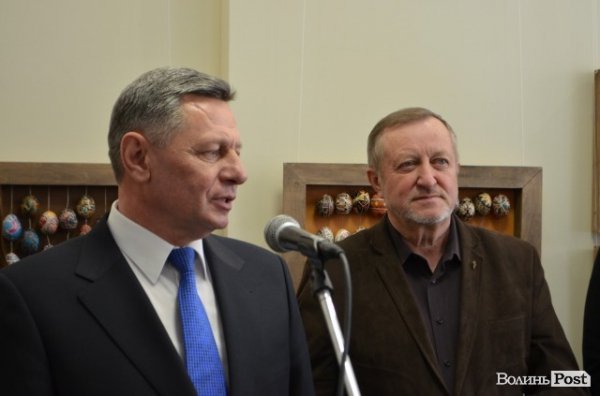 Зліва - Микола Романюк