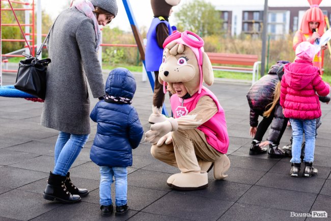 Яскраво, весело і смачно: на «Юпітері» відсвяткували День доброго сусіда. ФОТОРЕПОРТАЖ*