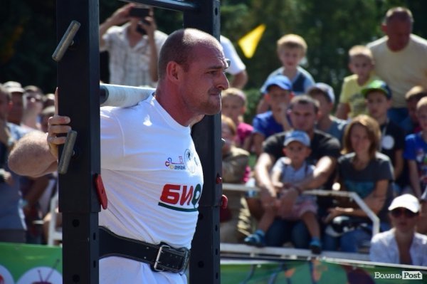 22 богатирі вражали лучан надзвичайною силою та міццю. ФОТО