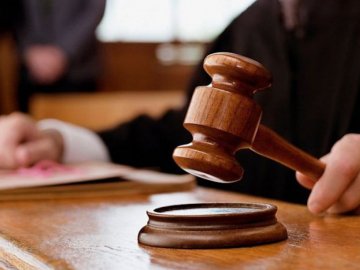 Суд не покарав злочинця, який знущався над хворою донькою – згодом він вбив 7-річного сина