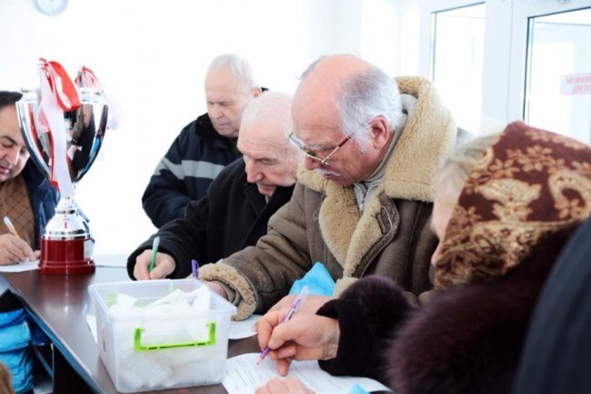 Смак щасливих моментів: луцьким ветеранам показали, як виготовляють ковбасу