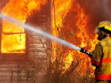 У селі на Волині горіла господарча споруда