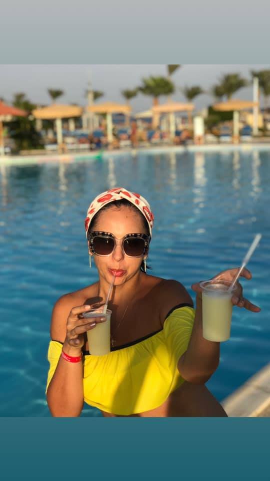 Луцька телеведуча поділилася спекотними фото з екзотичного відпочинку