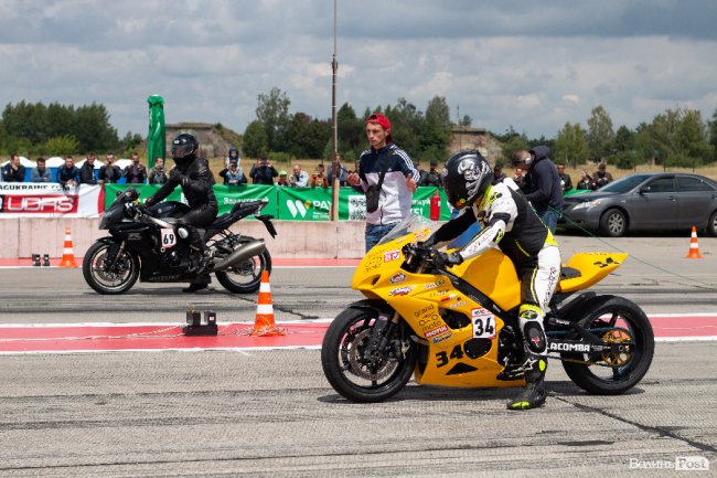 У Луцьку відбулися видовищні авто- і мотогонки. ФОТОРЕПОРТАЖ