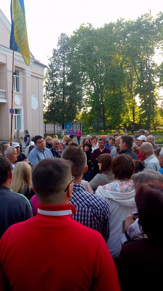 «Ні - смороду!» Мешканці Луцька вимагають від влади реальних дій