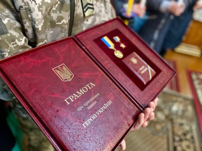 Волинь попрощалася з Героєм, танкістом Костянтином Мрочком, який майже два роки вважався зниклим безвісти