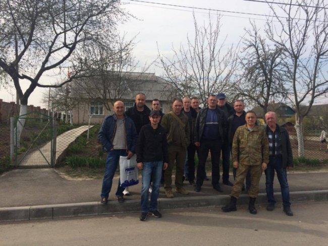 Бійці «Айдару» провідали побратима, який бореться з раком