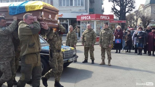 В Луцьку попрощалися з Героєм Романом Луцюком. ФОТО. ОНОВЛЮЄТЬСЯ
