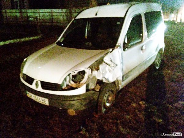 У Підгайцях зіткнулись два автомобілі Renault. ФОТО