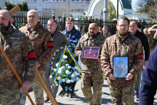 У Луцьку попрощалися з воїном Олександром Коханюком