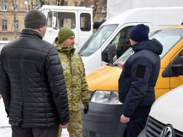 На Волині прикордонникам передали автівки та потрібне обладнання