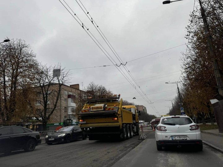 У Луцьку змінили схему дорожнього руху у районі проспекту Відродження