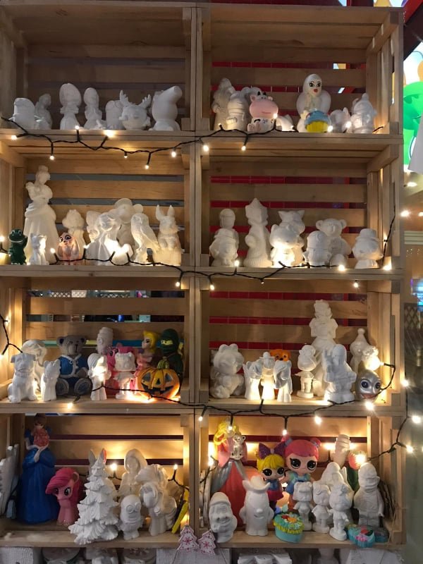 Вчителька з села під Луцьком створює шедеври із цвяхів та ниток. ФОТО