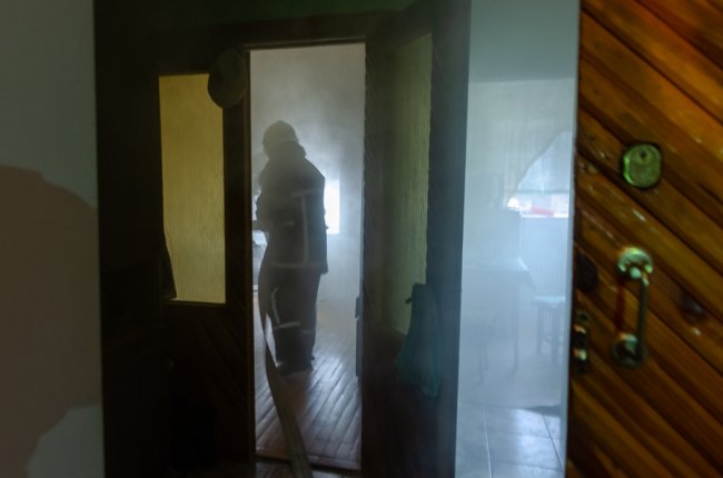 У Луцьку у квартирі через ввімкнену праску сталася пожежа. ФОТО