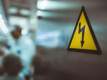 У Польщі молодий українець помер після удару струмом 