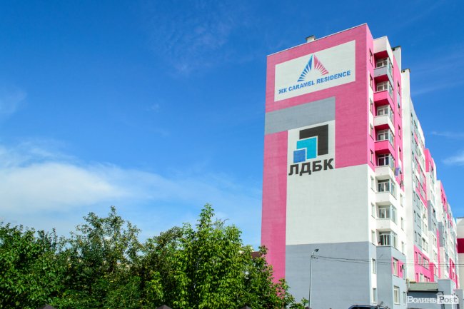 Як «росте» найяскравіший житловий комплекс Луцька: фотозвіт із будівництва «Caramel Residence»*