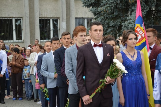 Бал випускників у Ковелі. ФОТО