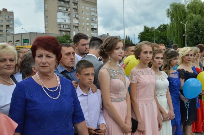 Бал випускників у Ковелі. ФОТО