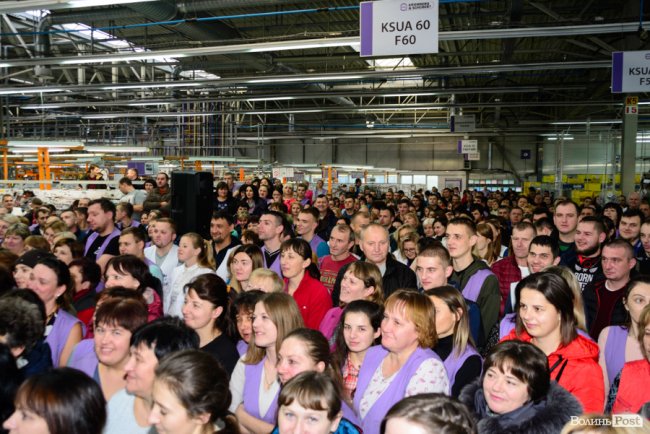 Нагорода – для найкращих: на заводі «Кромберг енд Шуберт» влаштували грандіозне вручення «Оскарів». ФОТО